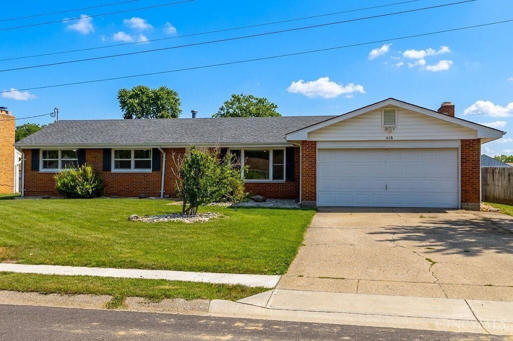 Property Photo: 418 E Aberdeen Drive OH 45067