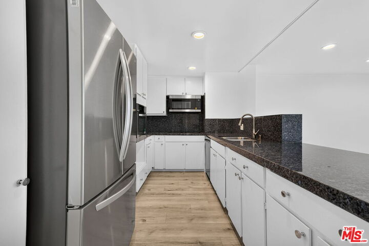 Property Photo: 2160 Century Park East, Unit 1010 CA 90067