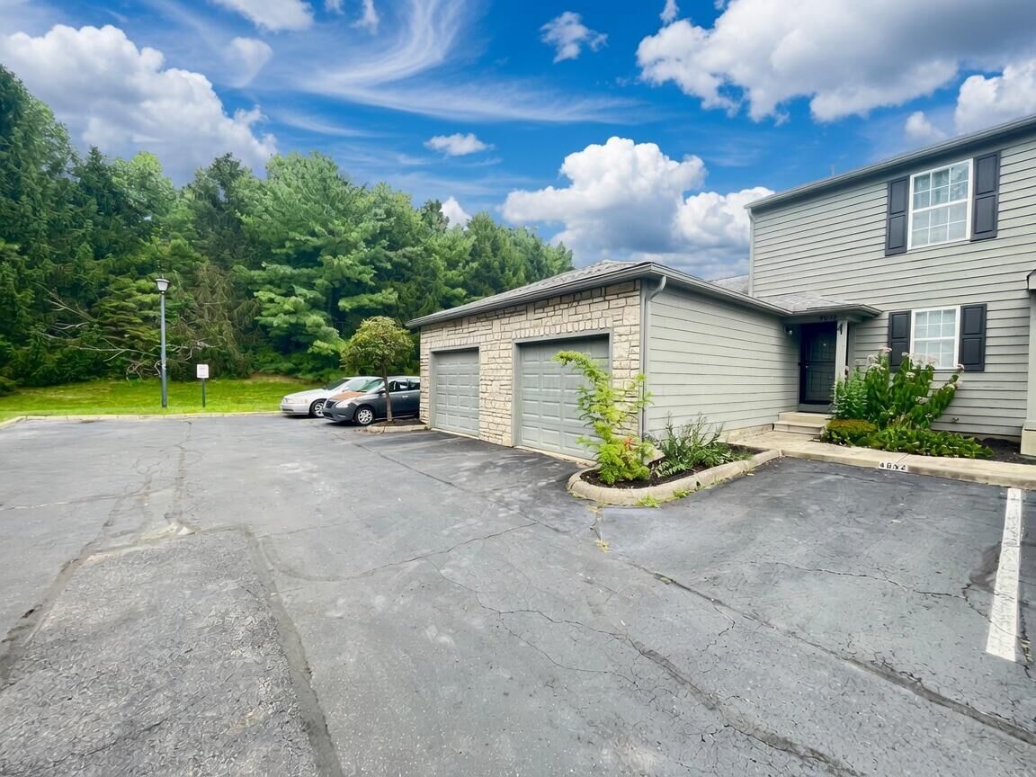 Property Photo:  4052 Meadowick Drive  OH 43230 