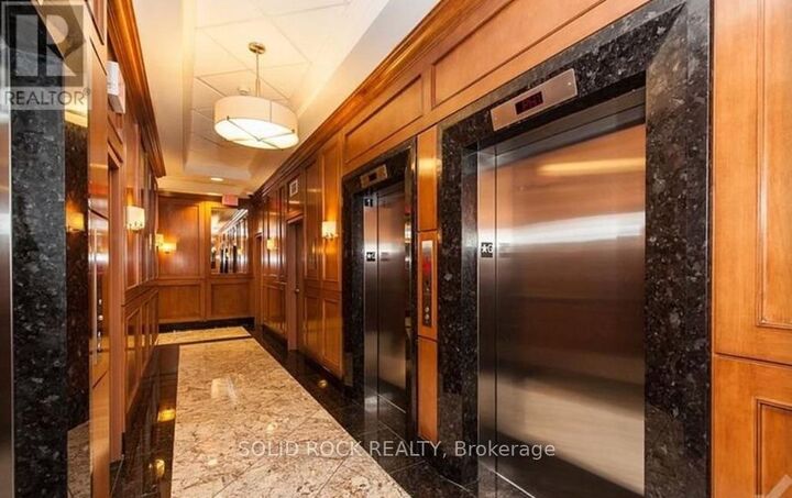 Property Photo: 242 Rideau Street 1805 ON K1N 0B7