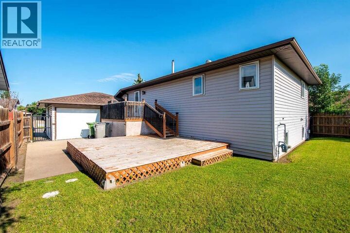 Property Photo:  2604 57 A Avenue  AB T9V 2M4 