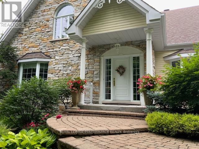 Property Photo: 951 Golf Club Road ON K6A 2R2