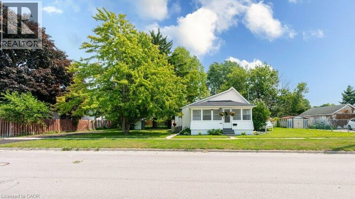 Property Photo: 461 Selkirk Street ON N8A 3X9