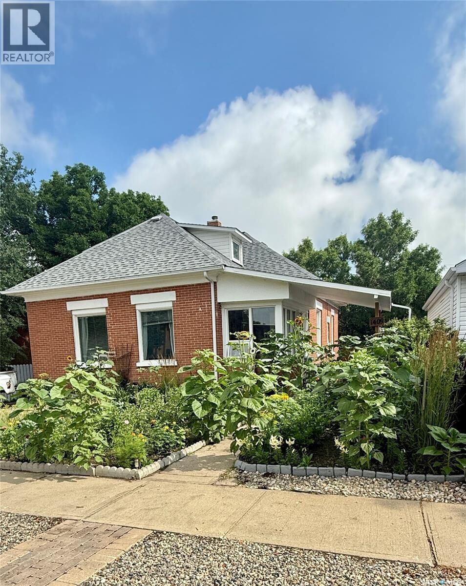 Property Photo: 1409 3rd Street SK S4A 0S3