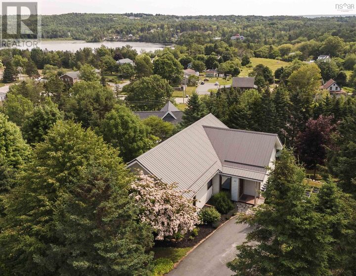 25 Eastwind Drive — photo 1