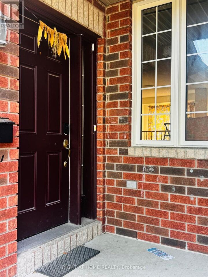 Property Photo: 1069 Marconi Avenue ON K2K 0C3