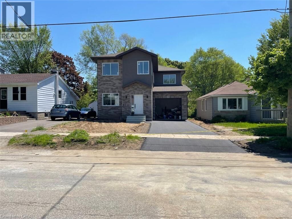 Property Photo: 35 Fifth Avenue 1 ON N2C 1P5
