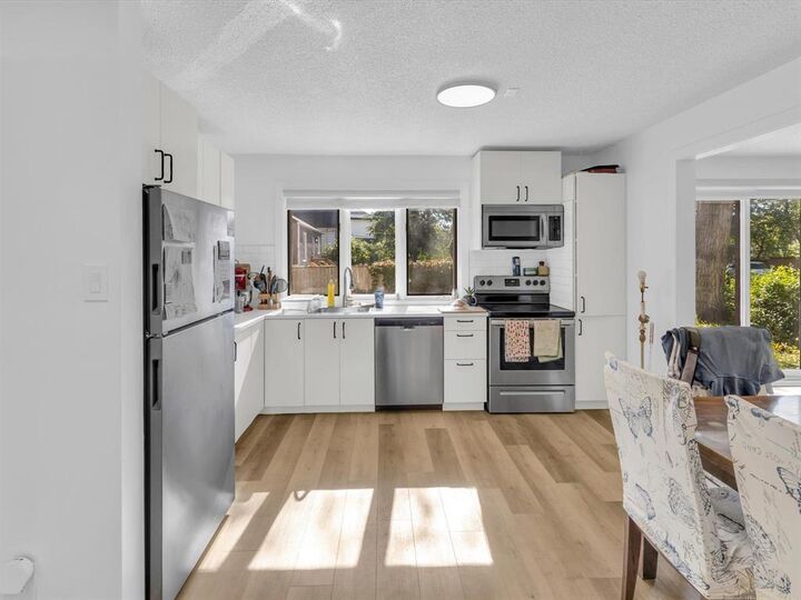 Property Photo:  261 Des Meurons Street  MB R2H 2M9 