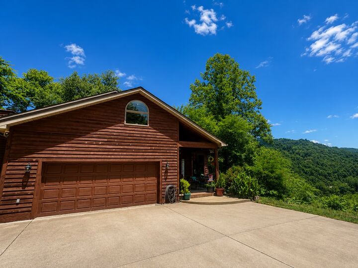 Property Photo:  2501 Kewanee Road  KY 41501 