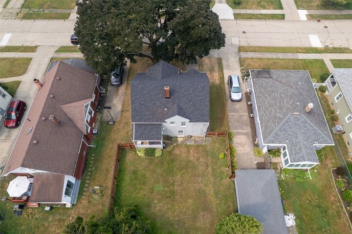 Property Photo: 2803 Oakwood Street PA 16508