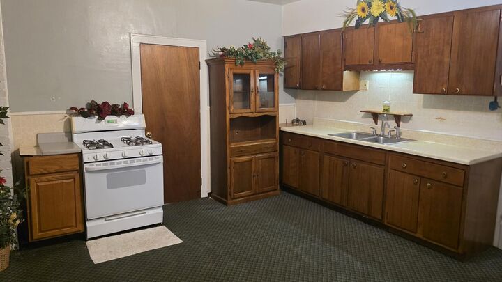 Property Photo: 723 E 10th Street PA 16503