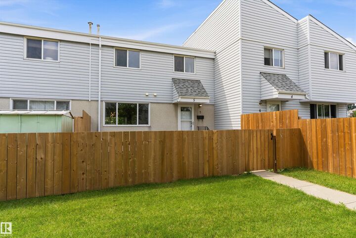 Property Photo: 5 McLeod Place NW AB T5A 3A8