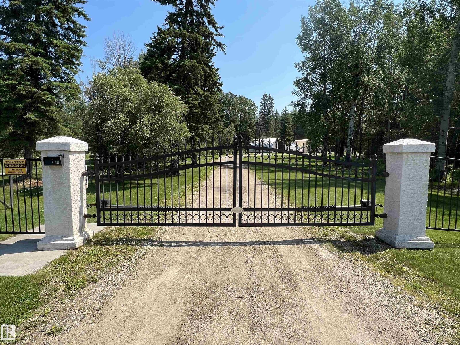 Property Photo: 49427 RR 81 AB T7A 2A3