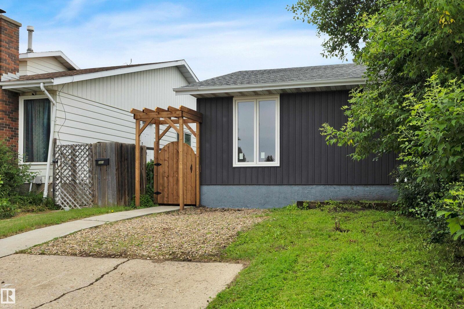 Property Photo:  3607 53 Street  AB T9A 2K6 