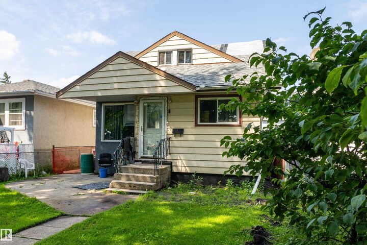 Property Photo:  11322 85 Street NW  AB T5B 3C8 