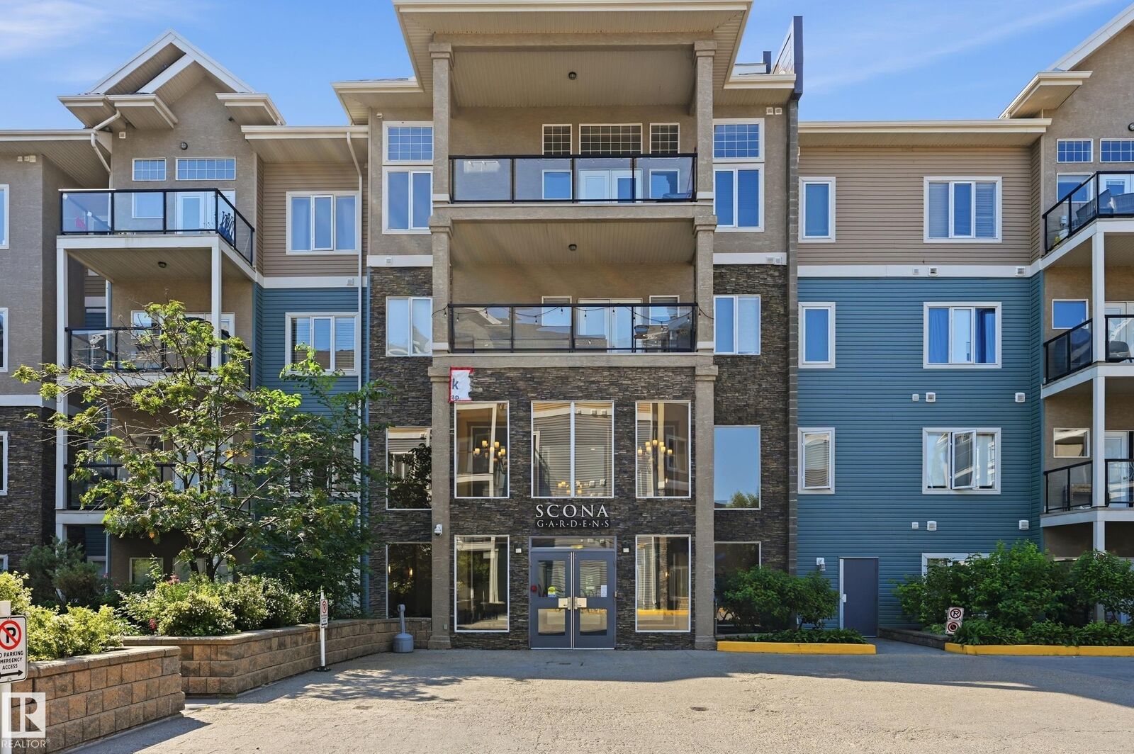 Property Photo: 10121 80 Avenue NW 119 AB T6E 0B9