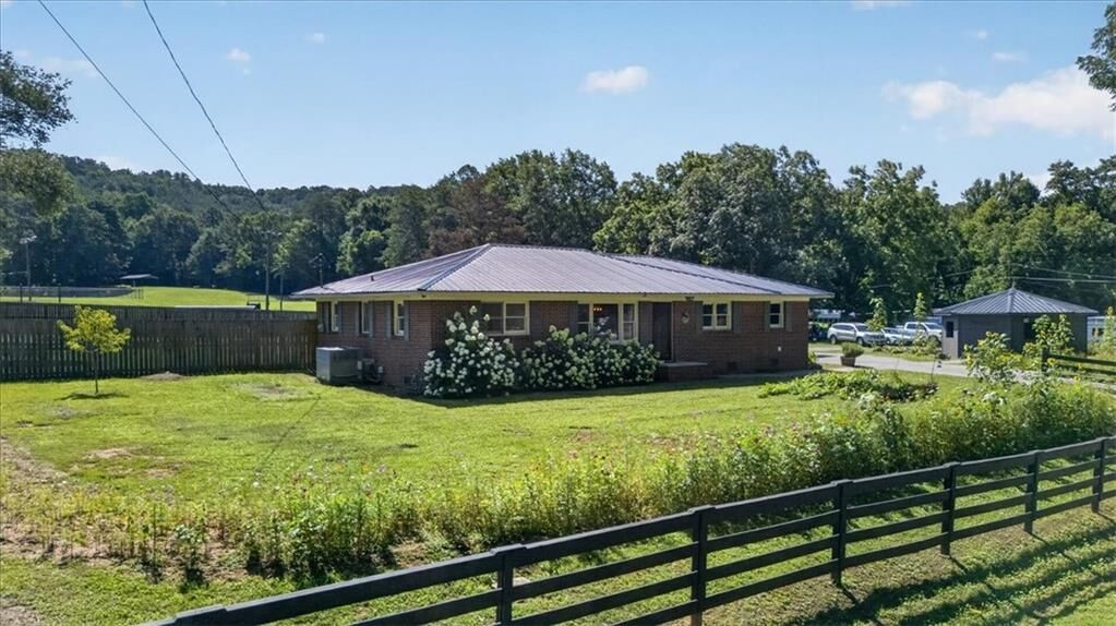 Property Photo: 202 Peachtree Street GA 30139