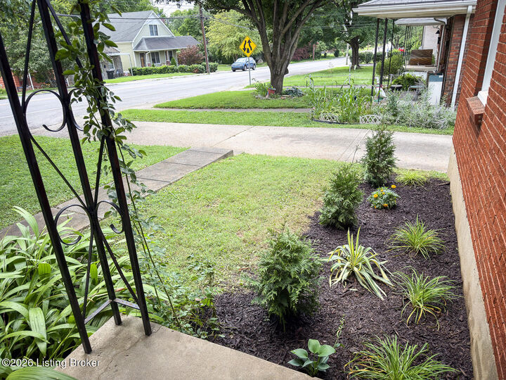 Property Photo:  1835 Payne St  KY 40206 