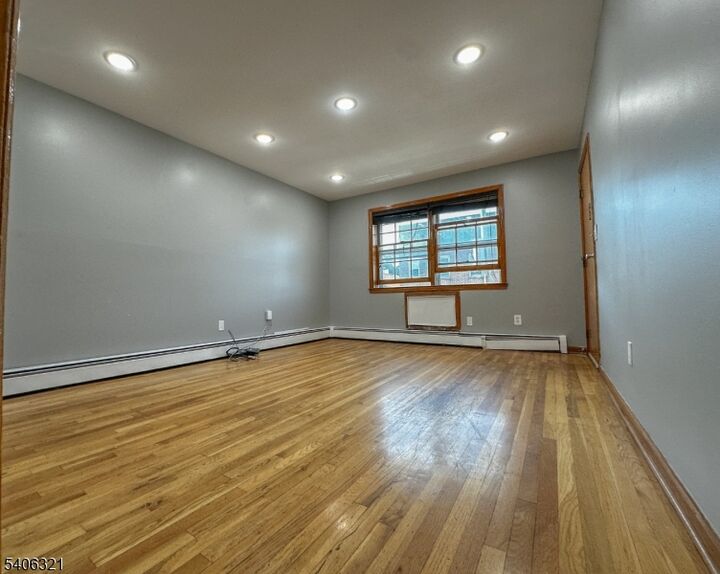 Property Photo: 325 John St 5 NJ 07202