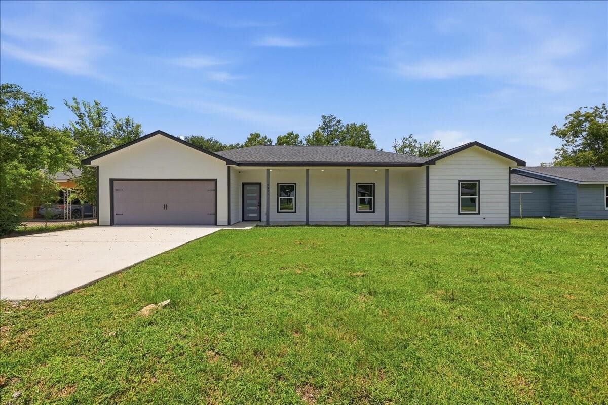 Property Photo: 3331 Aster Street TX 77632