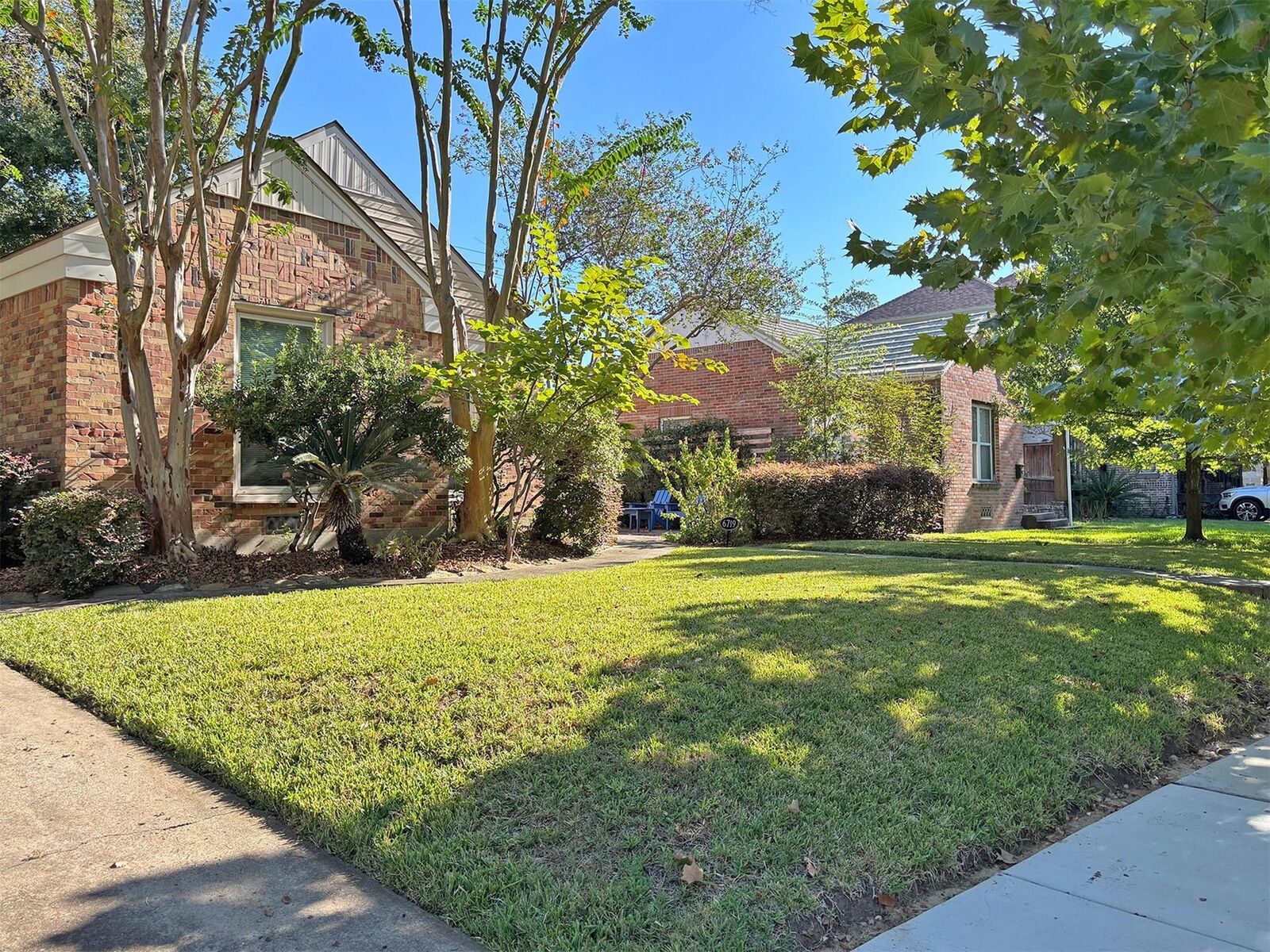 Property Photo: 6719 Meadowlawn Street TX 77023