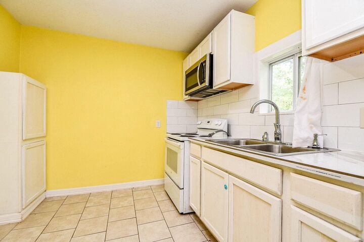 Property Photo: 9037 Crestview Drive TX 77078