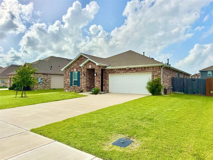 Property Photo: 1023 Valley Crest Lane TX 77568
