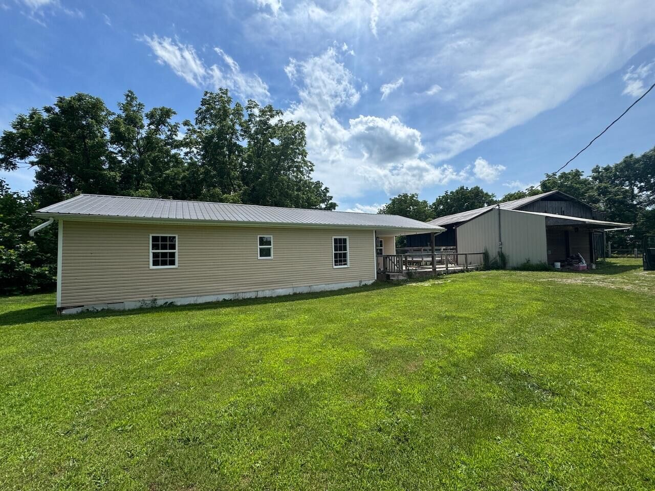 Property Photo: 1800 Highway 1955 KY 40447