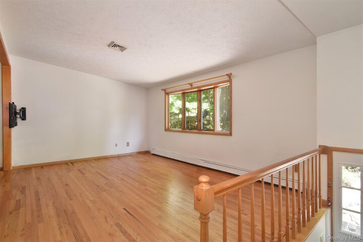 Property Photo:  32 Springwood Avenue  NY 10502 