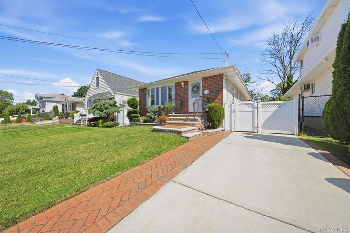 Property Photo:  3615 Tonopah Street  NY 11783 