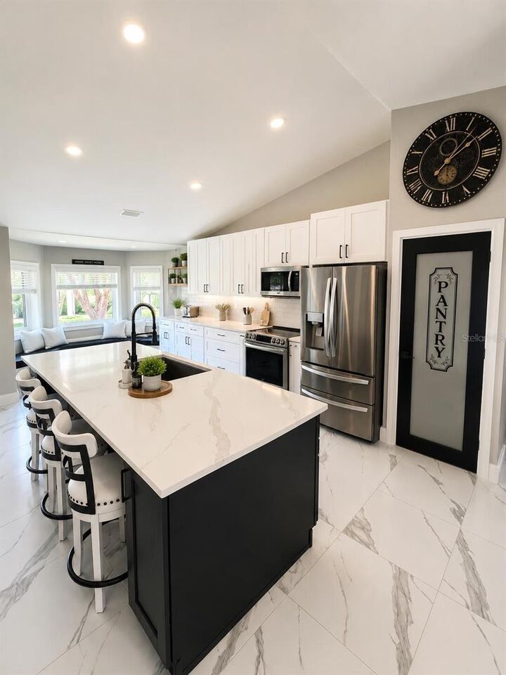 Property Photo: 14 Lamoyne Lane FL 32137