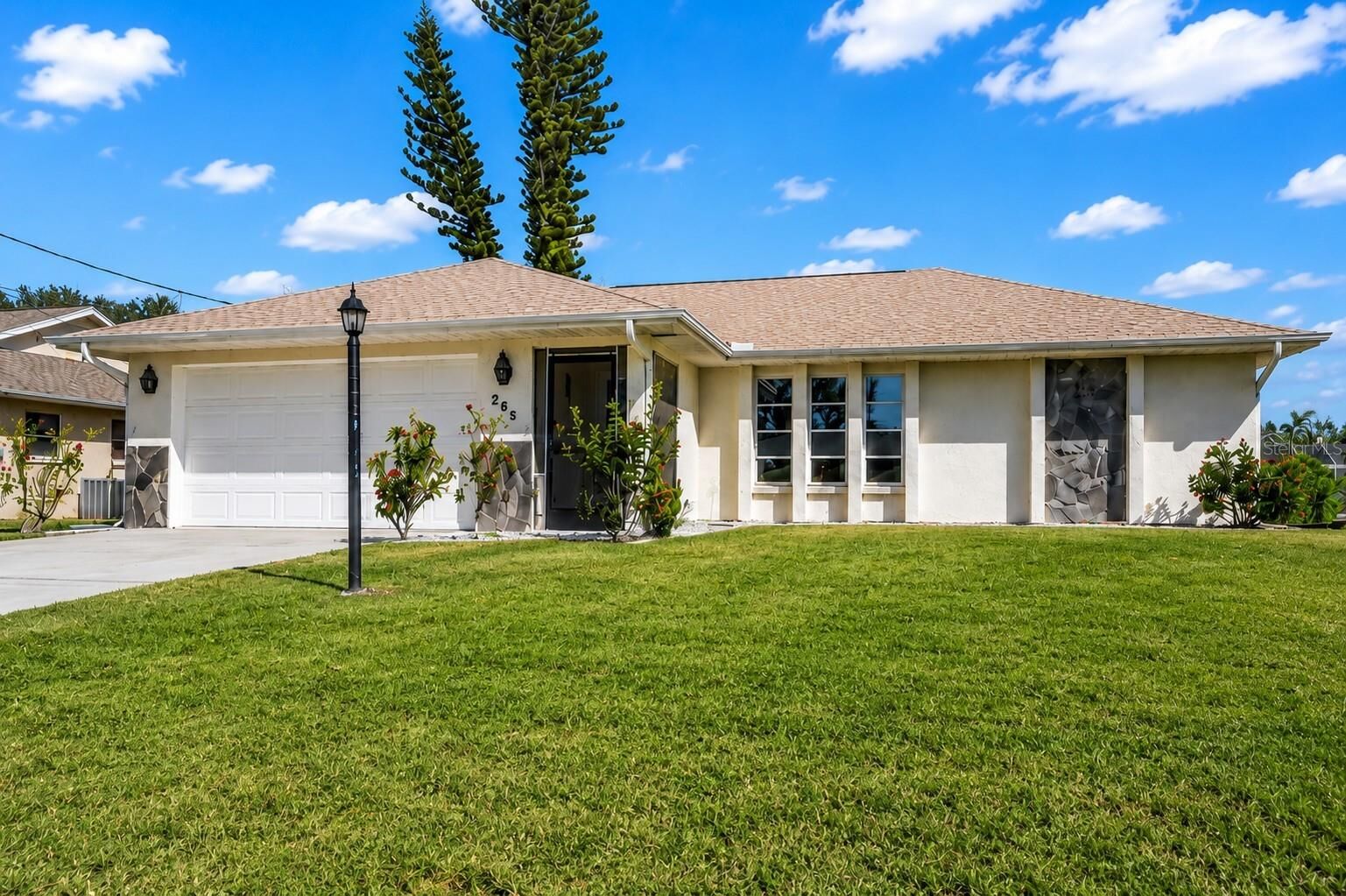 Property Photo: 285 Mark Twain Lane FL 33947