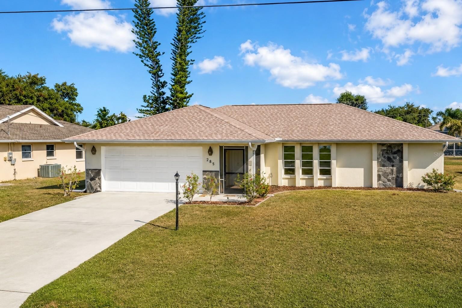 Property Photo: 285 Mark Twain Lane FL 33947