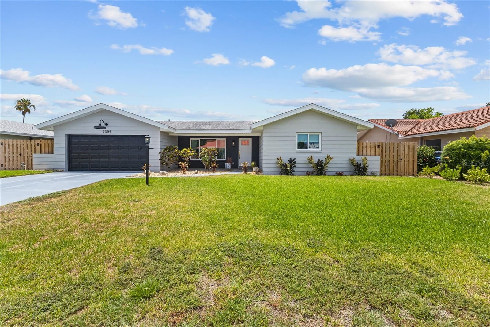 Property Photo:  7307 14th Avenue W  FL 34209 