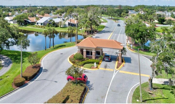 Property Photo: 2680 Shadybranch Drive FL 32822