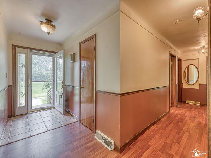 Property Photo: 1810 Whipple Street MI 48117