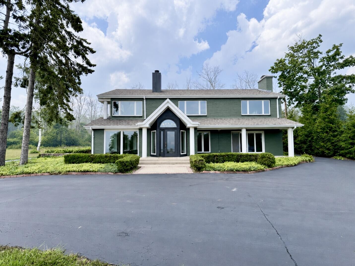 Property Photo: 7515 N Beach Dr WI 53217