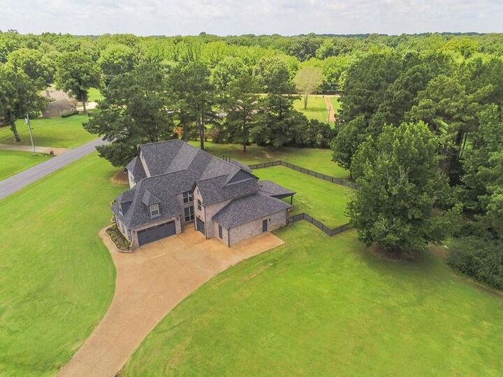 Property Photo: 15 Kimberly Cv TN 38017