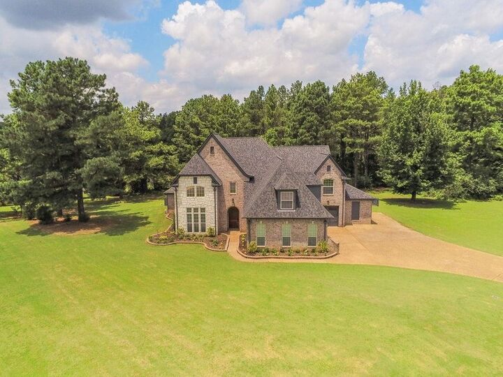 Property Photo:  15 Kimberly Cv  TN 38017 