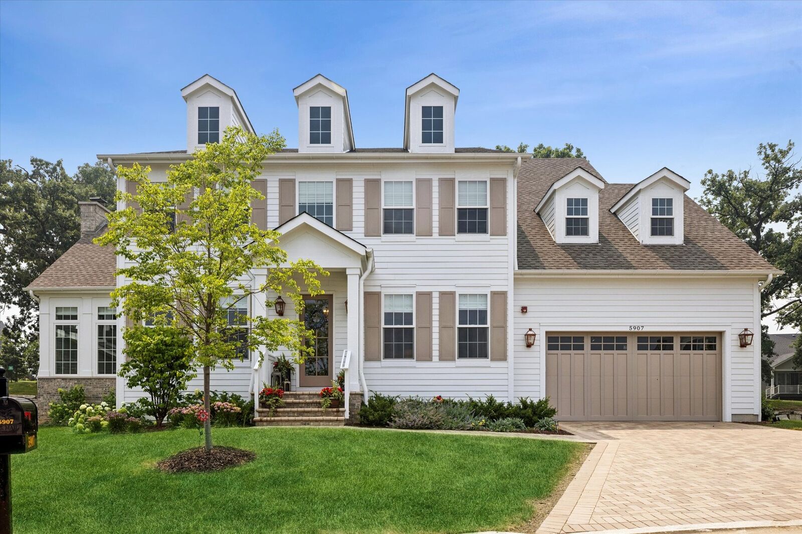 Property Photo:  5907 Juniper Court  IL 60558 