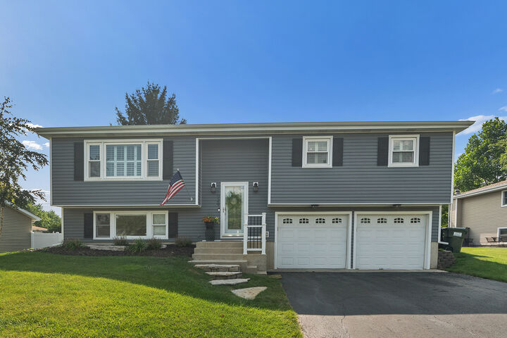 Property Photo:  1029 S Cooper Street  IL 60451 