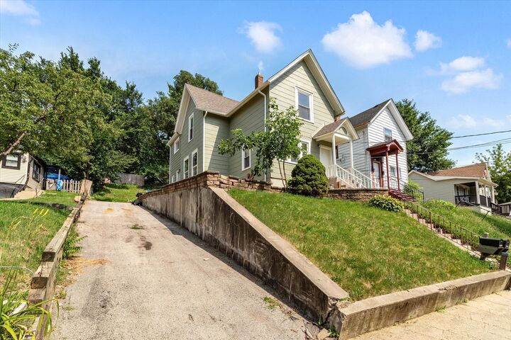 Property Photo: 649 Wellington Avenue IL 60120