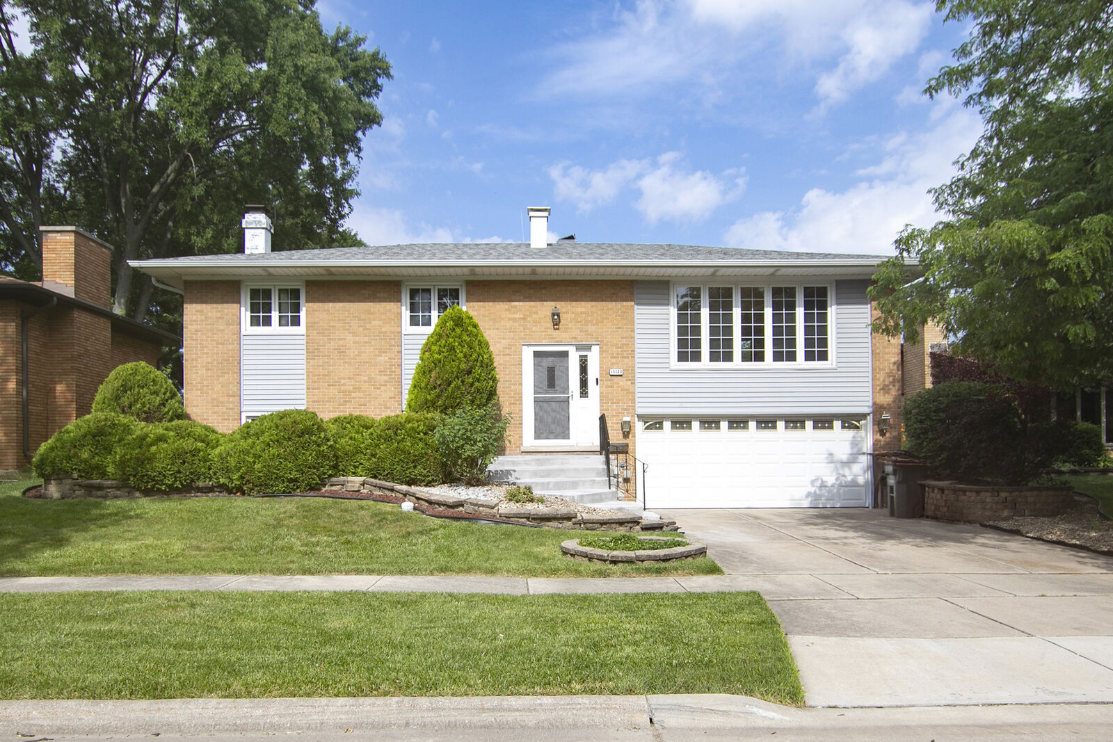 Property Photo: 15120 Willow Lane IL 60452