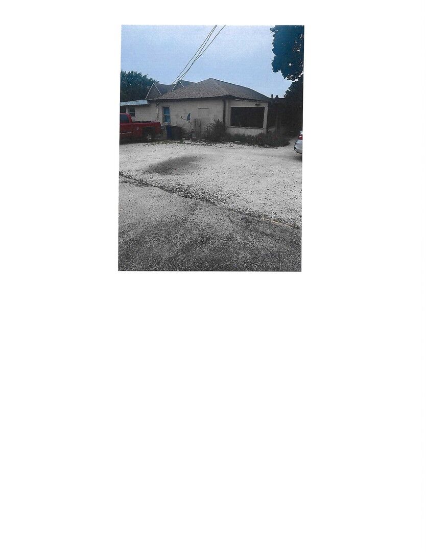 Property Photo: 24 N Airlite Street IL 60123