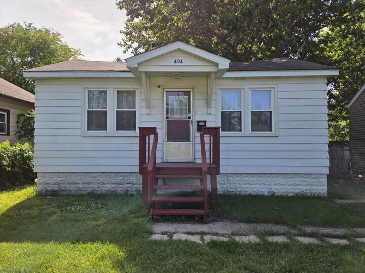Property Photo:  404 Morton Avenue  IL 60506 