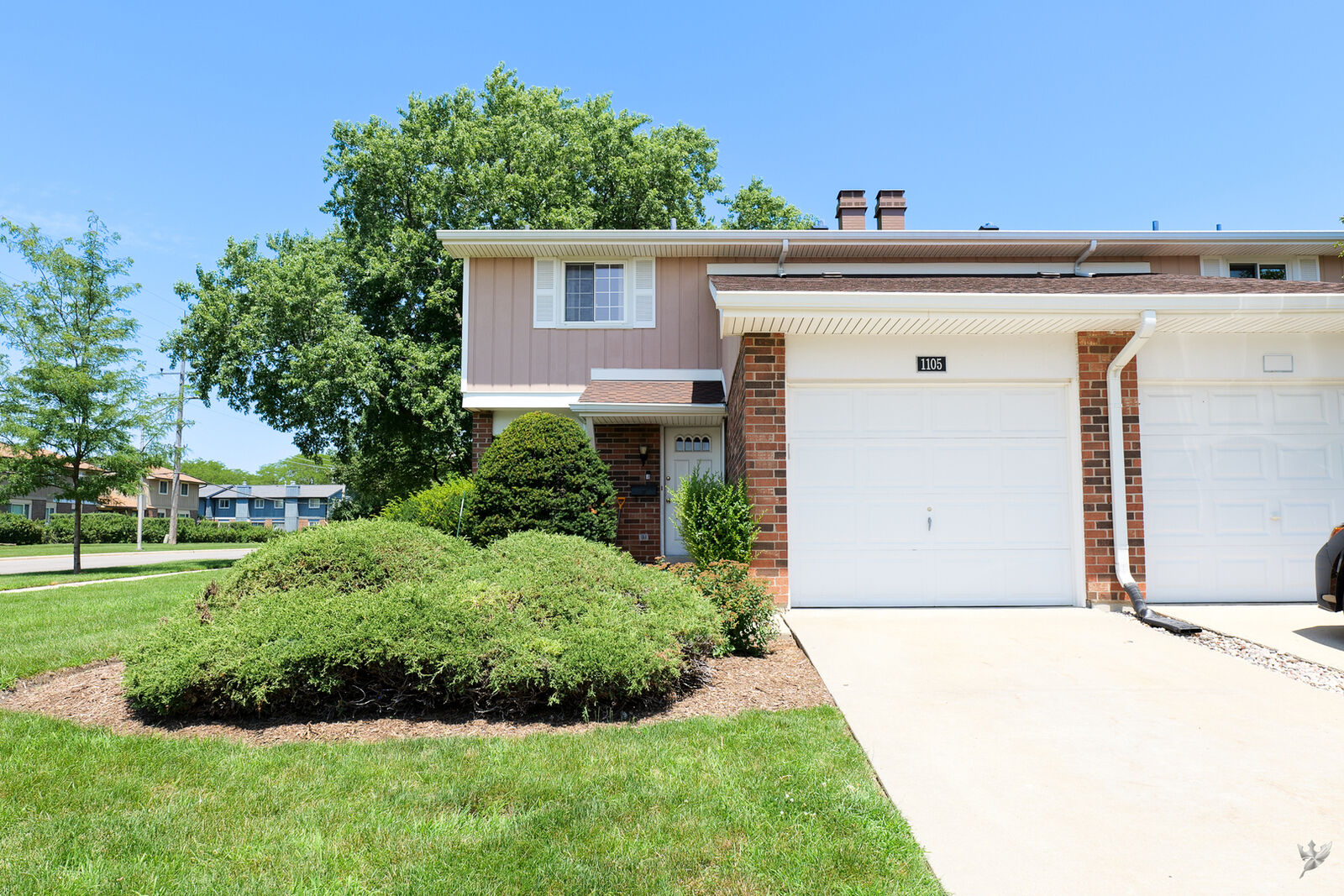 Property Photo:  1105 Rhodes Court  IL 60189 