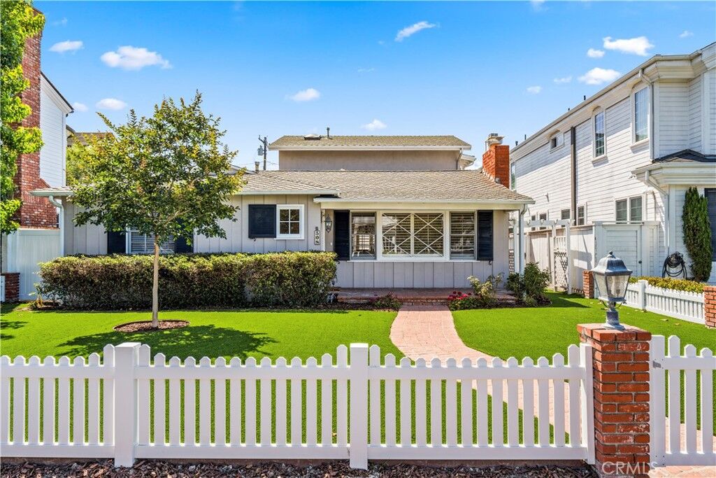 Property Photo:  508 Redlands Avenue  CA 92663 
