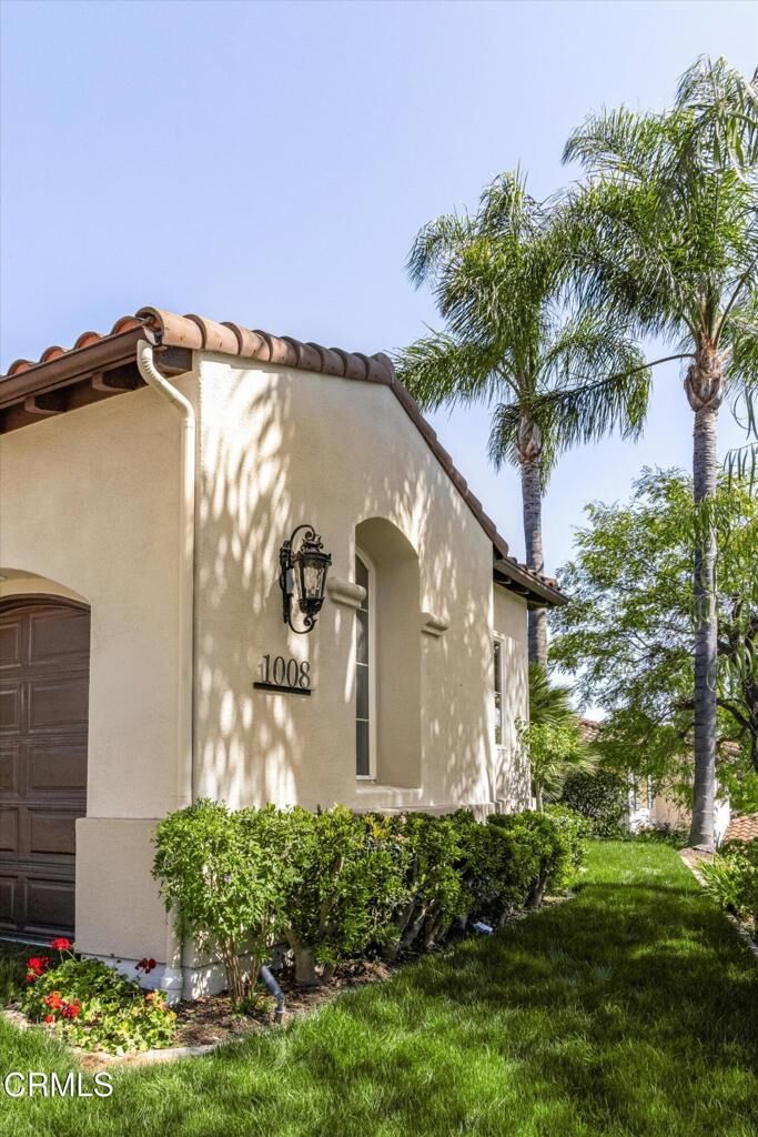 Property Photo:  1008 Via Impresso  CA 91320 