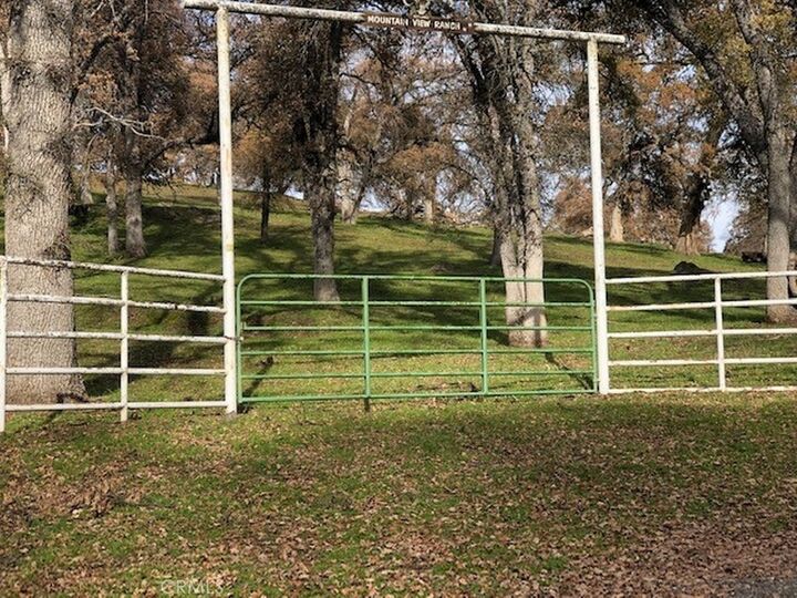 Property Photo:  157 Acres Mountain View Peak Road  CA 93645 