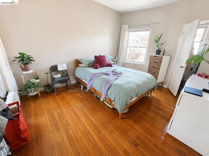 Property Photo:  1142 McKinley Ave  CA 94610 